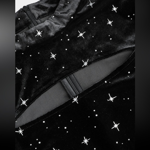 CIDER Black Velvet Star Pattern Bell Sleeve Crop Top with Cutout - Picture 3 of 7